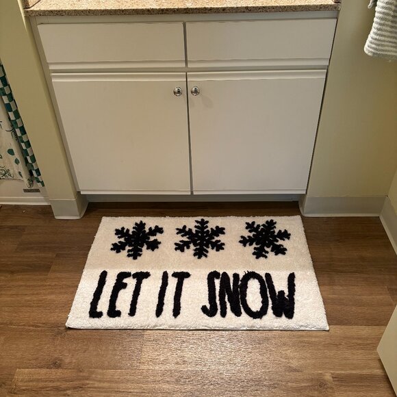 Festive Rae Dunn Bath Rug - Picture 1 of 3